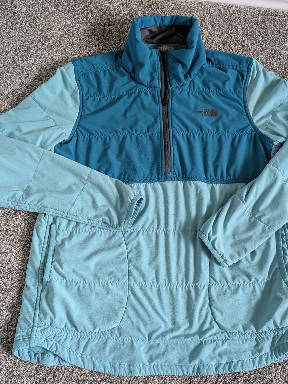 The North Face Women's Two-Tone Teal & Light Teal Pullover Jacket